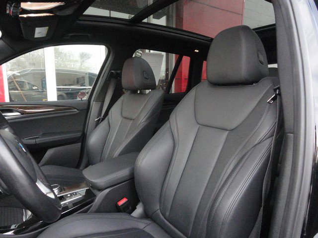 Used 2019 BMW X3 xDrive30i w/ Driving Assistance Package image 11