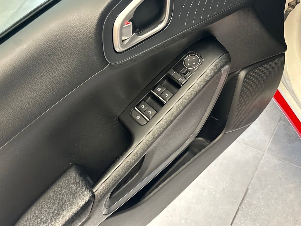 Used 2021 Kia Soul GT-Line image 13