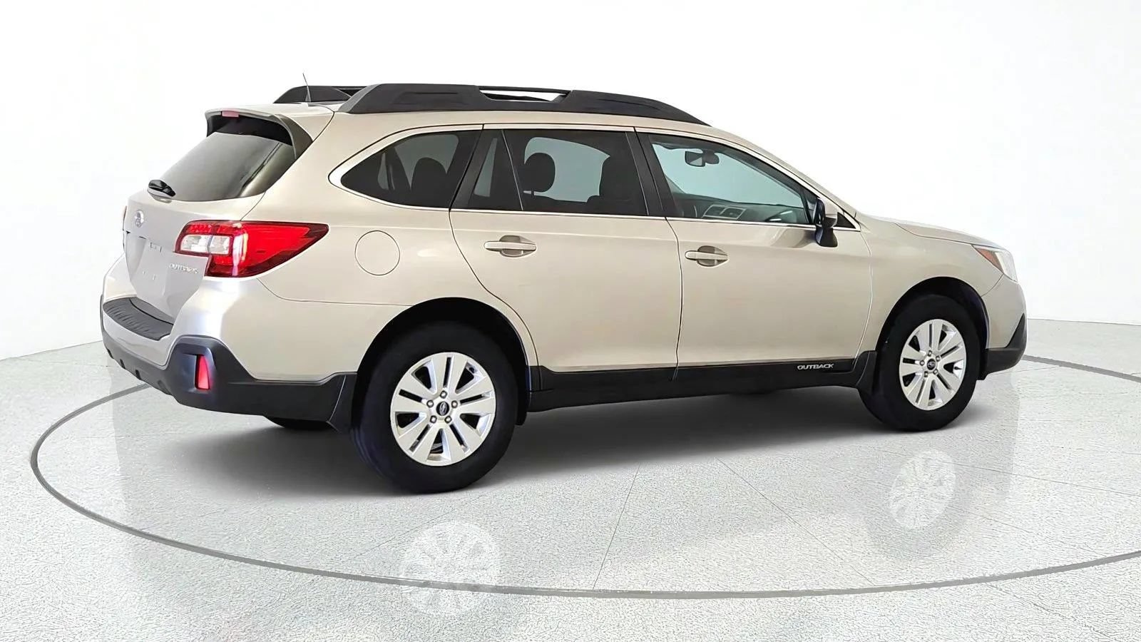 Used 2018 Subaru Outback 2.5i Premium AWD/4WD image 9