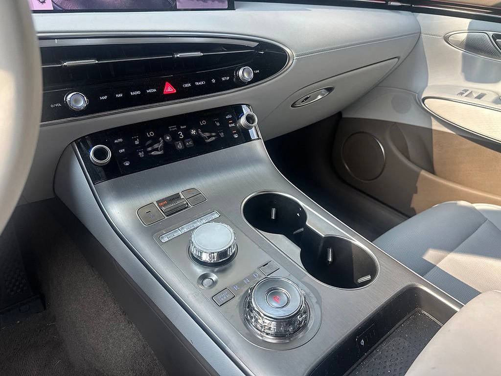 Certified 2026 Genesis GV70 2.5T Advanced AWD/4WD image 13
