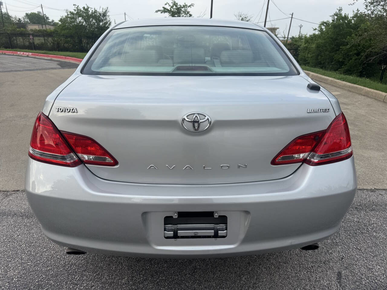 Used 2006 Toyota Avalon Limited FWD image 6
