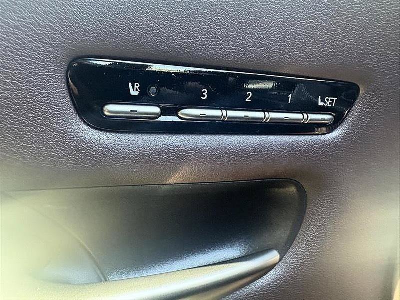 Used 2018 Lexus LS 500 w/ Interior Upgrade Package RWD image 24