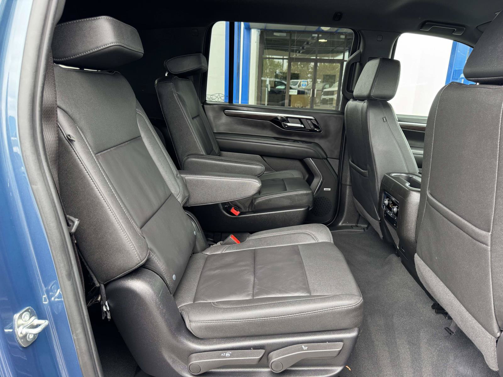 Used 2026 Chevrolet Suburban LT w/ Comfort Package AWD/4WD image 23