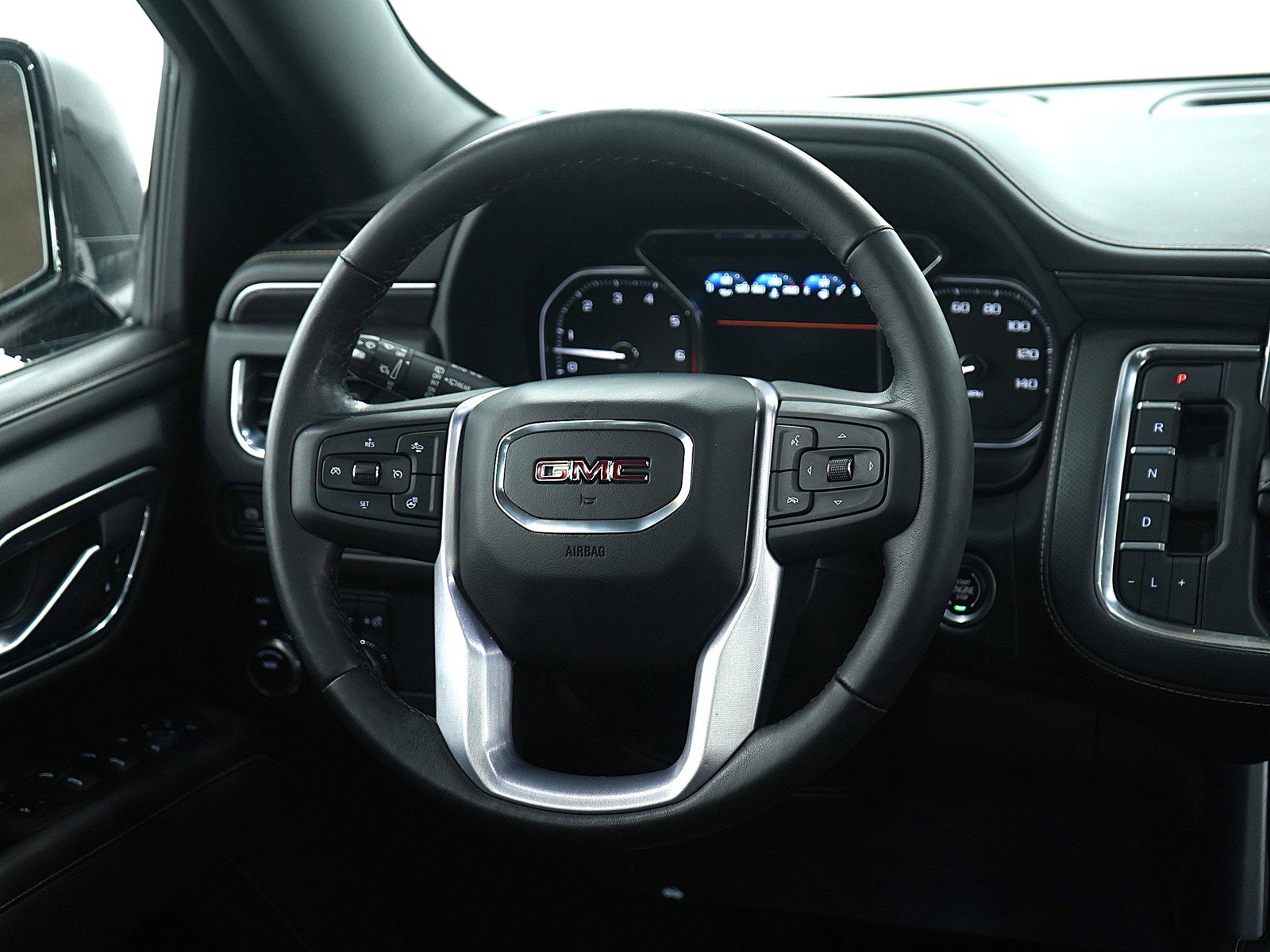 Used 2021 GMC Yukon SLT w/ SLT Premium Package image 16