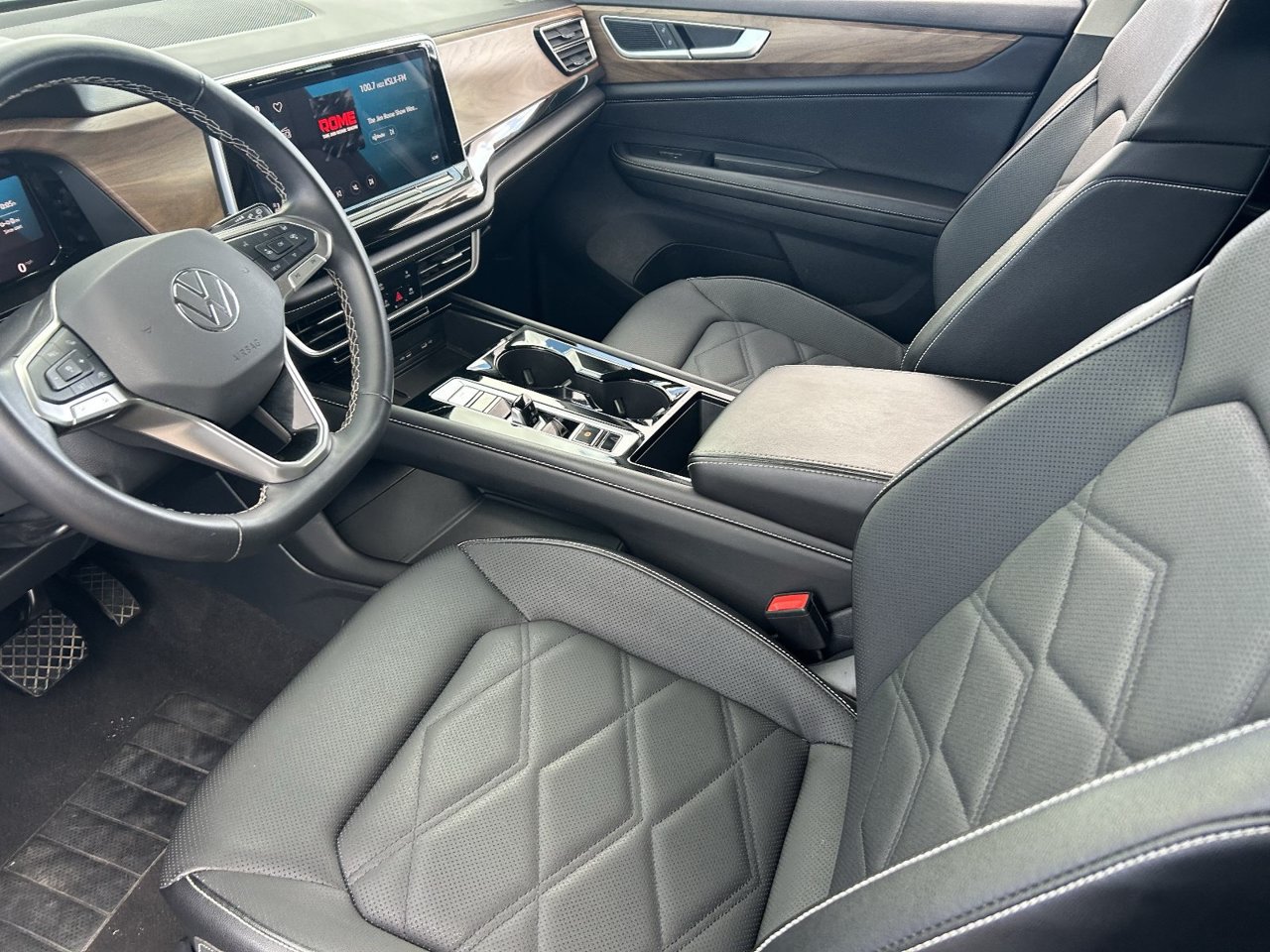 Used 2025 Volkswagen Atlas SE AWD/4WD image 29