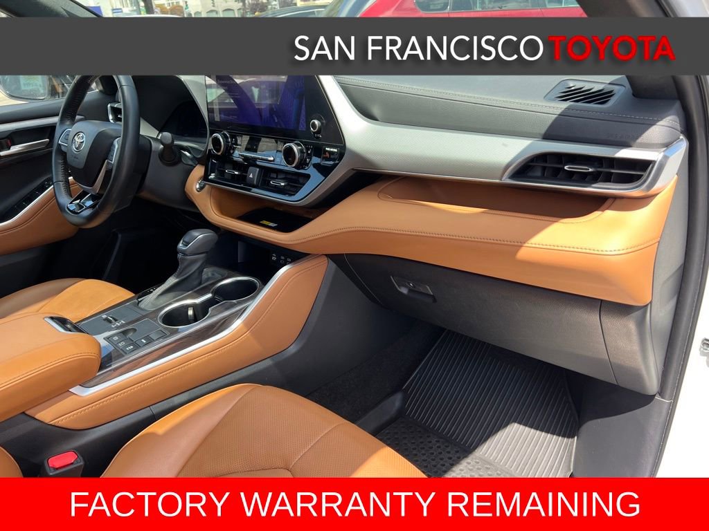 Used 2023 Toyota Highlander Platinum FWD image 23