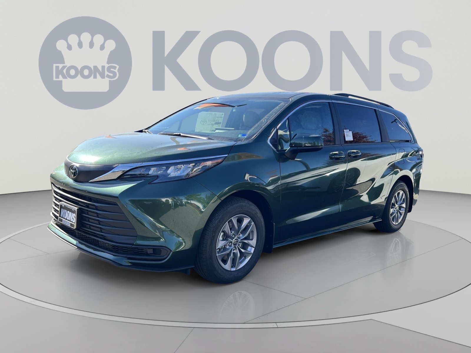 New 2026 Toyota Sienna LE FWD image 1
