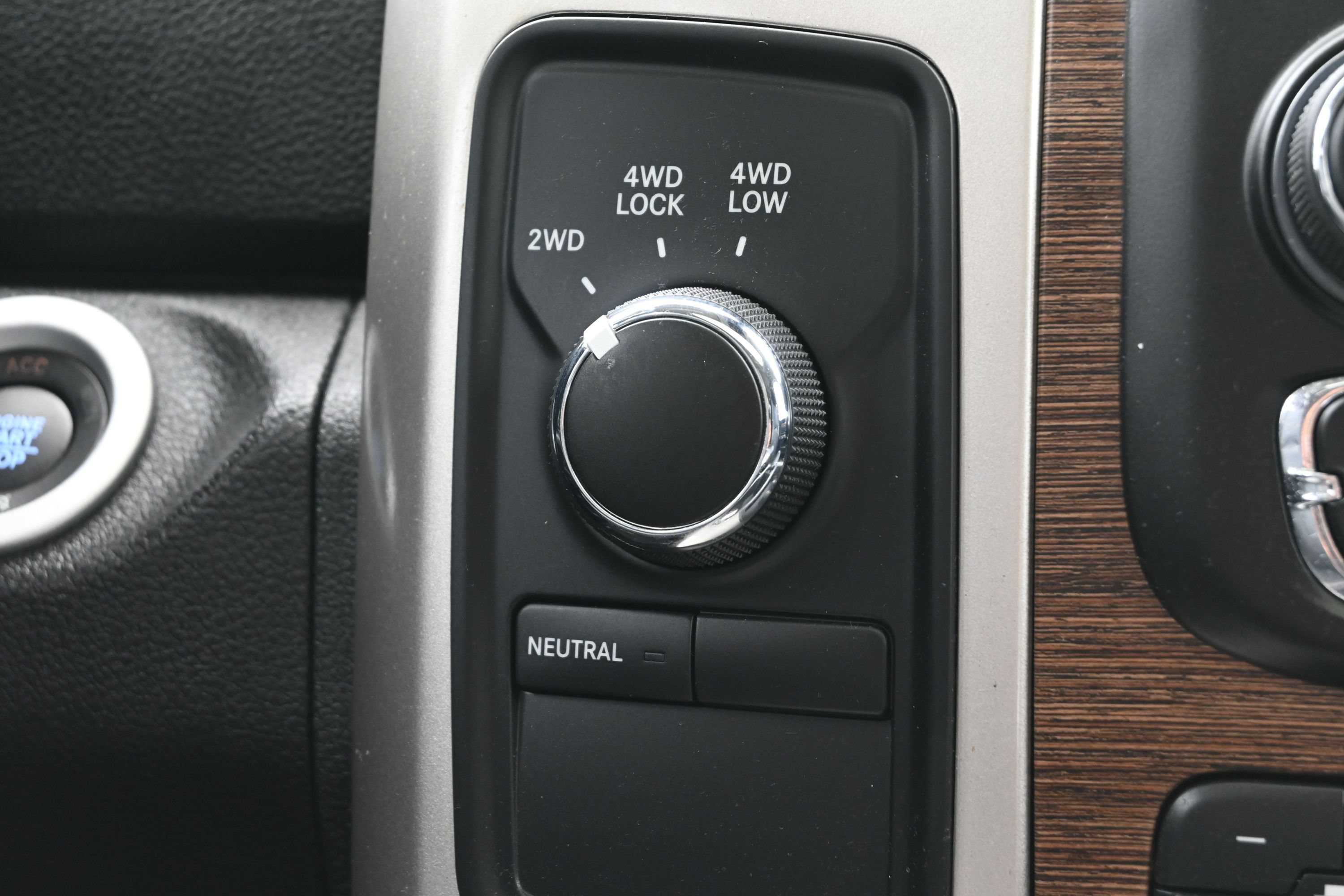 Used 2018 RAM 2500 Laramie w/ Snow Chief Group AWD/4WD image 36