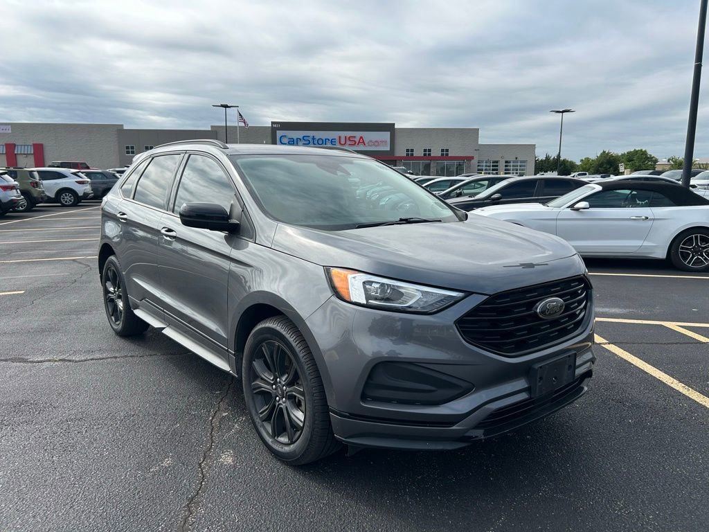 Used 2022 Ford Edge SE w/ Black Appearance Package