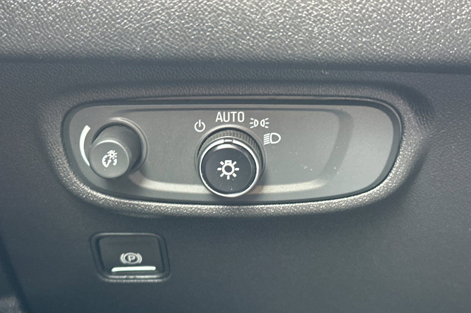 Certified 2021 GMC Terrain SLE image 35