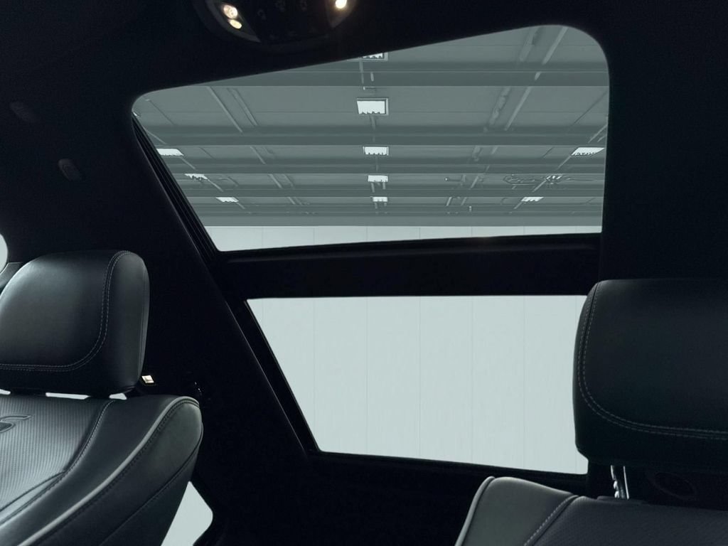 Used 2025 Chrysler Pacifica Limited FWD image 13