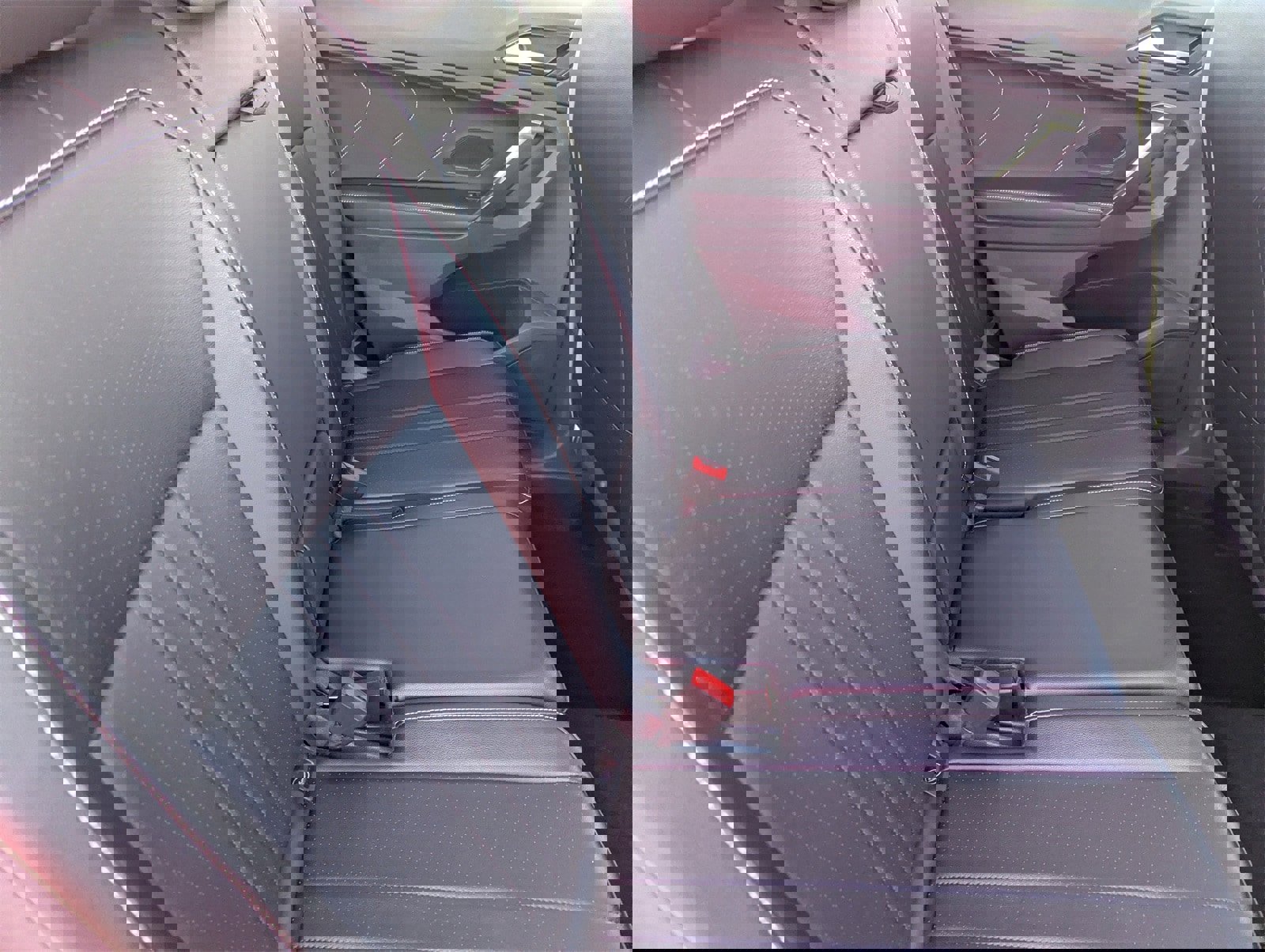 Used 2024 Volkswagen Tiguan SE image 14