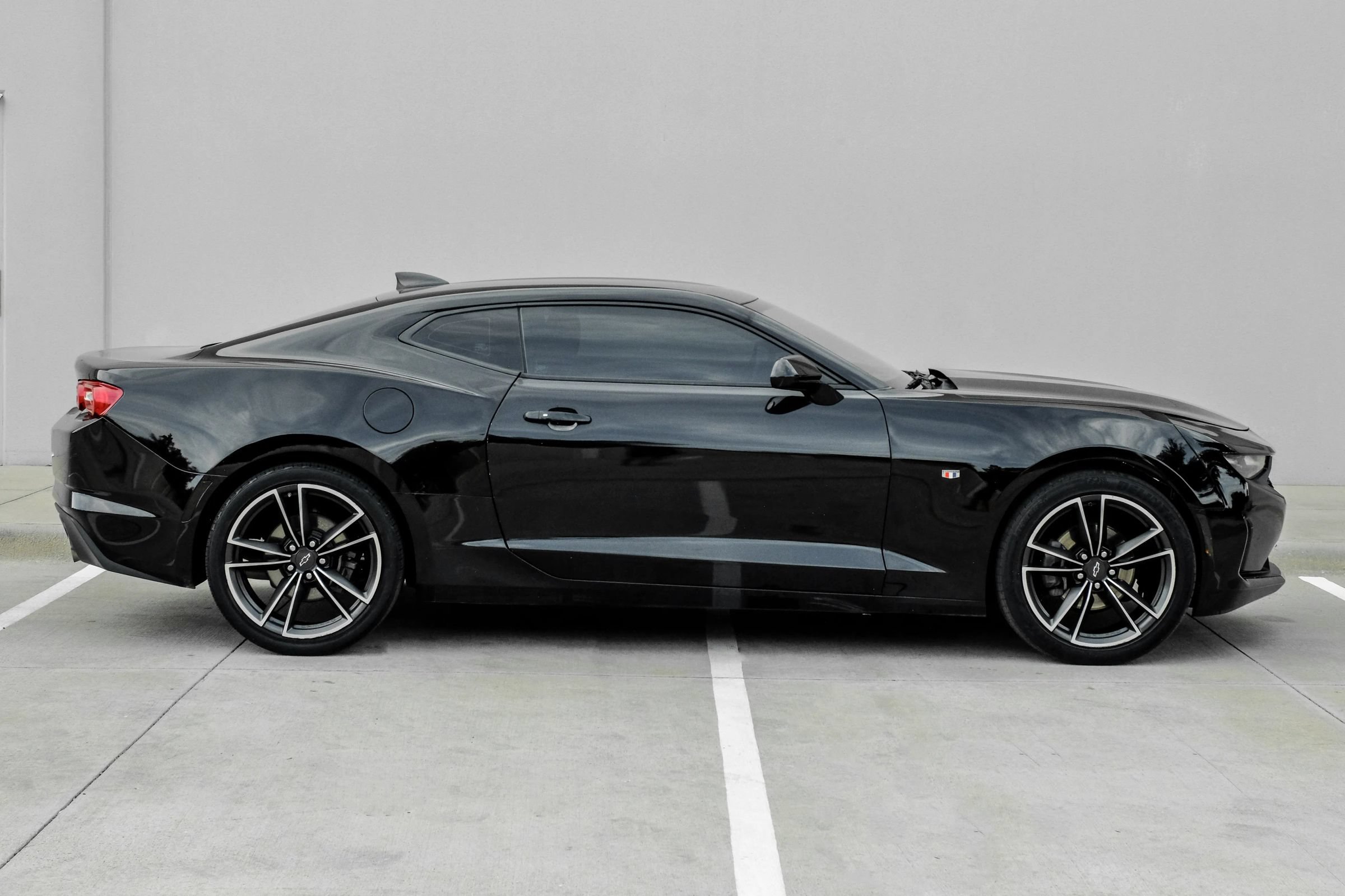 Used 2019 Chevrolet Camaro LT RWD image 3