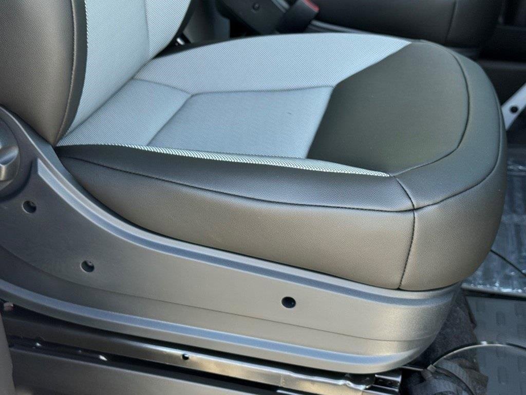 New 2025 RAM ProMaster 1500 w/ Quick Order Package 22G SLT image 9