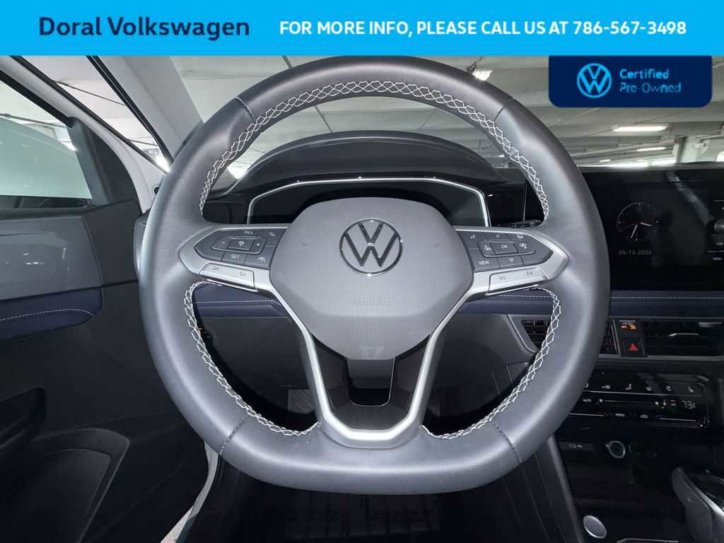 Used 2025 Volkswagen Taos SEL AWD/4WD image 15