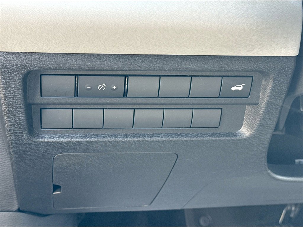 New 2025 Mitsubishi Outlander SE image 10