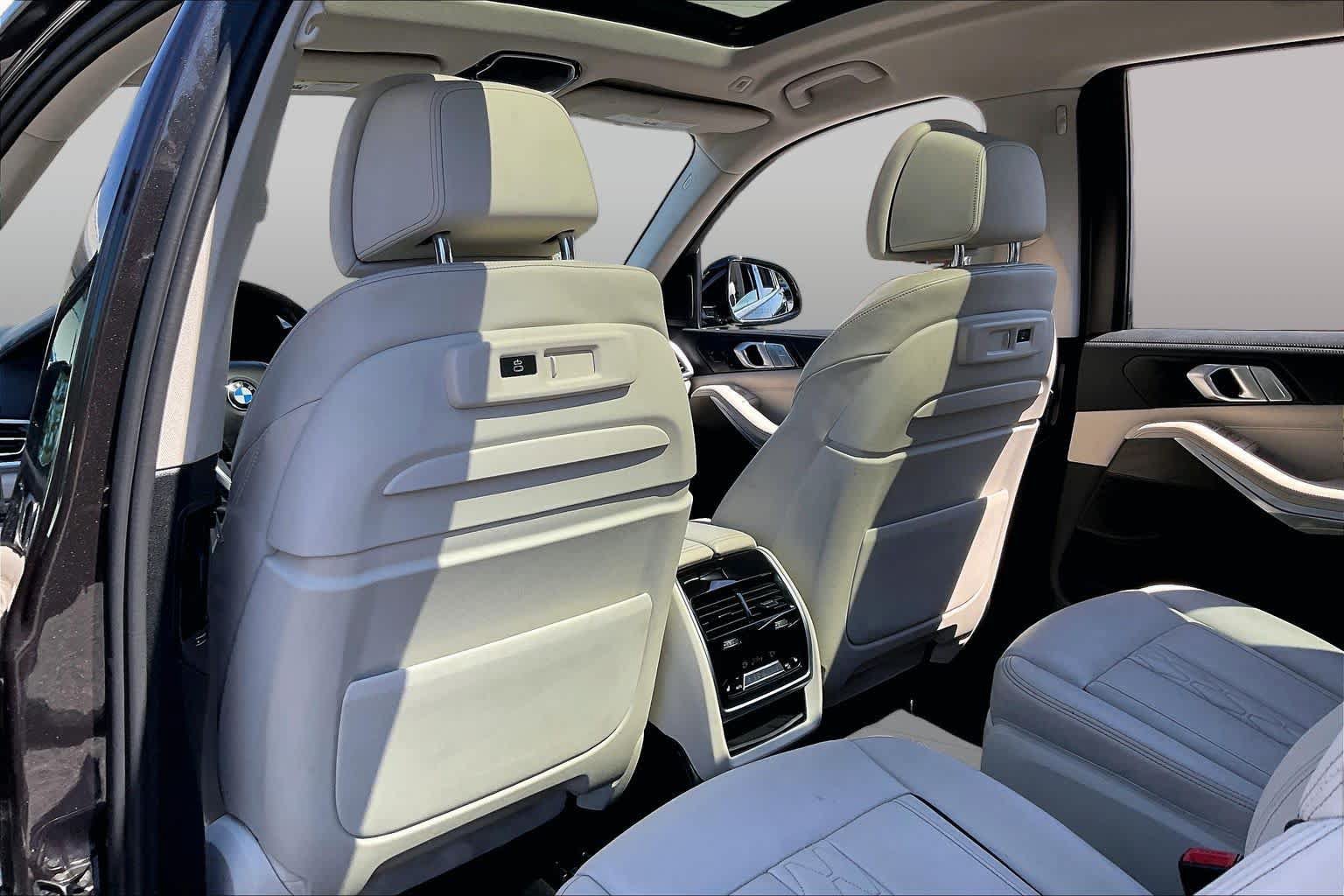 Used 2022 BMW X7 xDrive40i w/ Premium Package AWD/4WD image 22