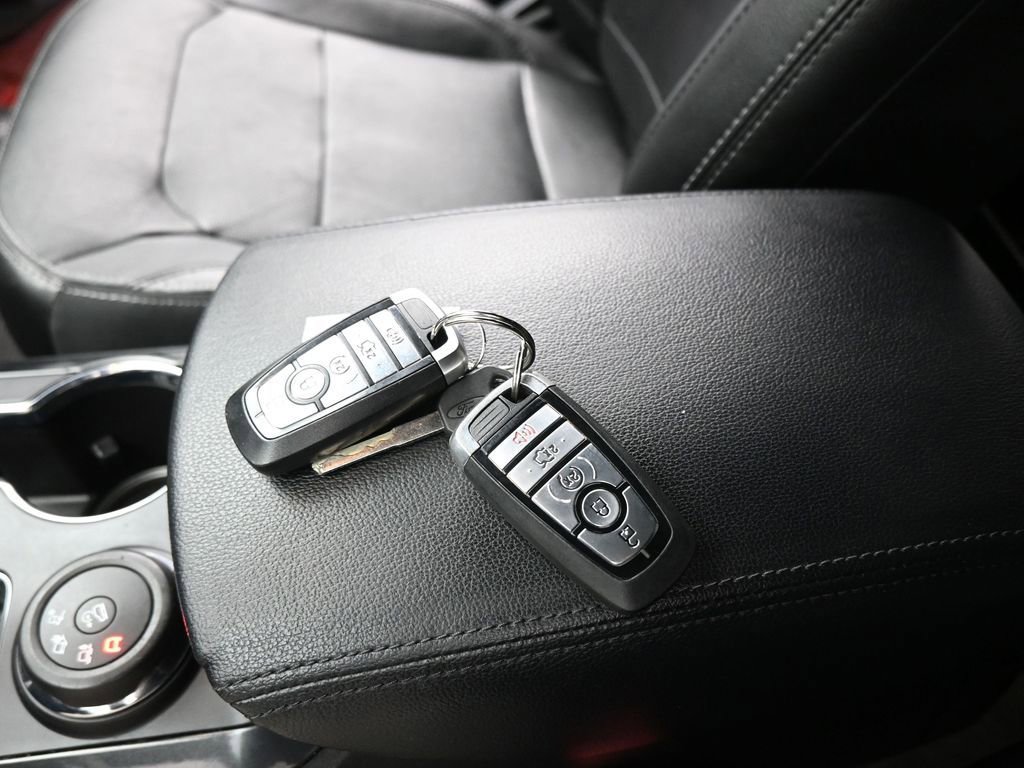 Certified 2018 Ford Explorer Limited w/ Ford Safe & Smart Package image 21