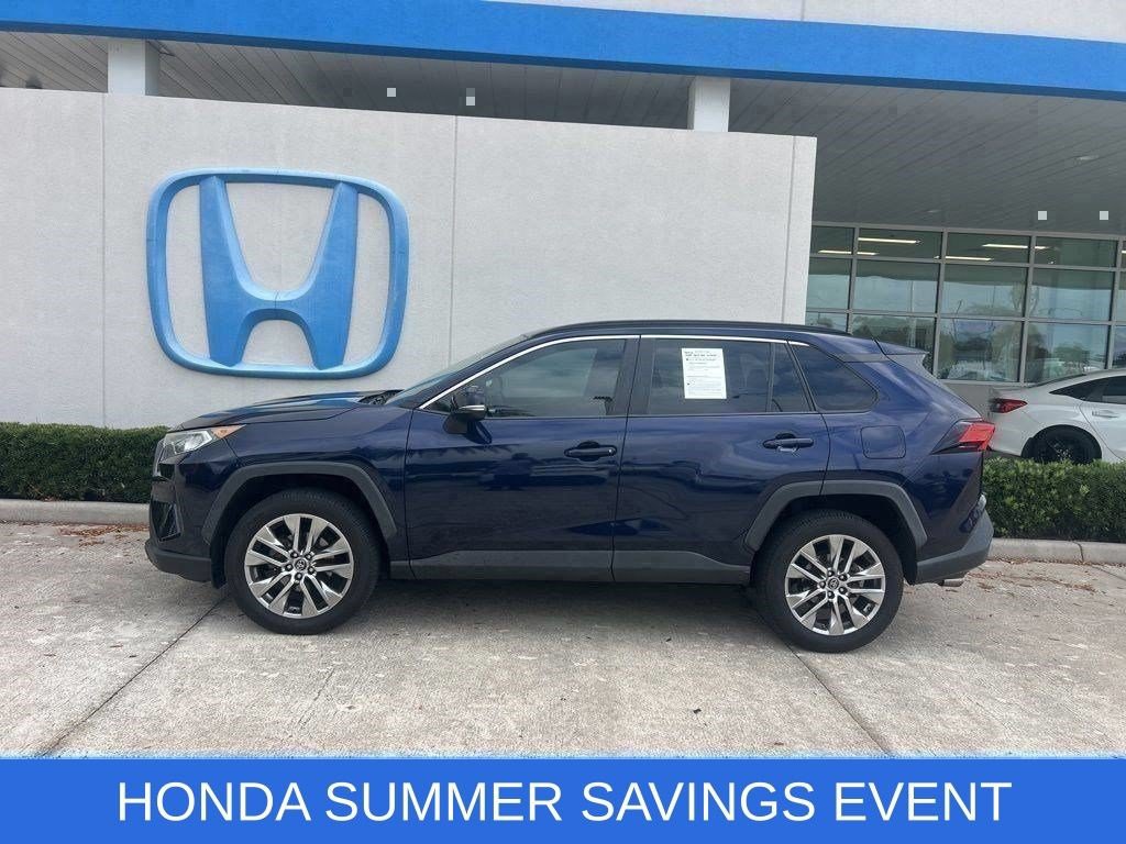 Used 2020 Toyota RAV4 XLE Premium FWD image 5