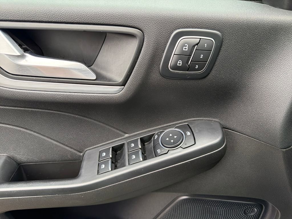 Used 2024 Ford Escape Platinum AWD/4WD image 25