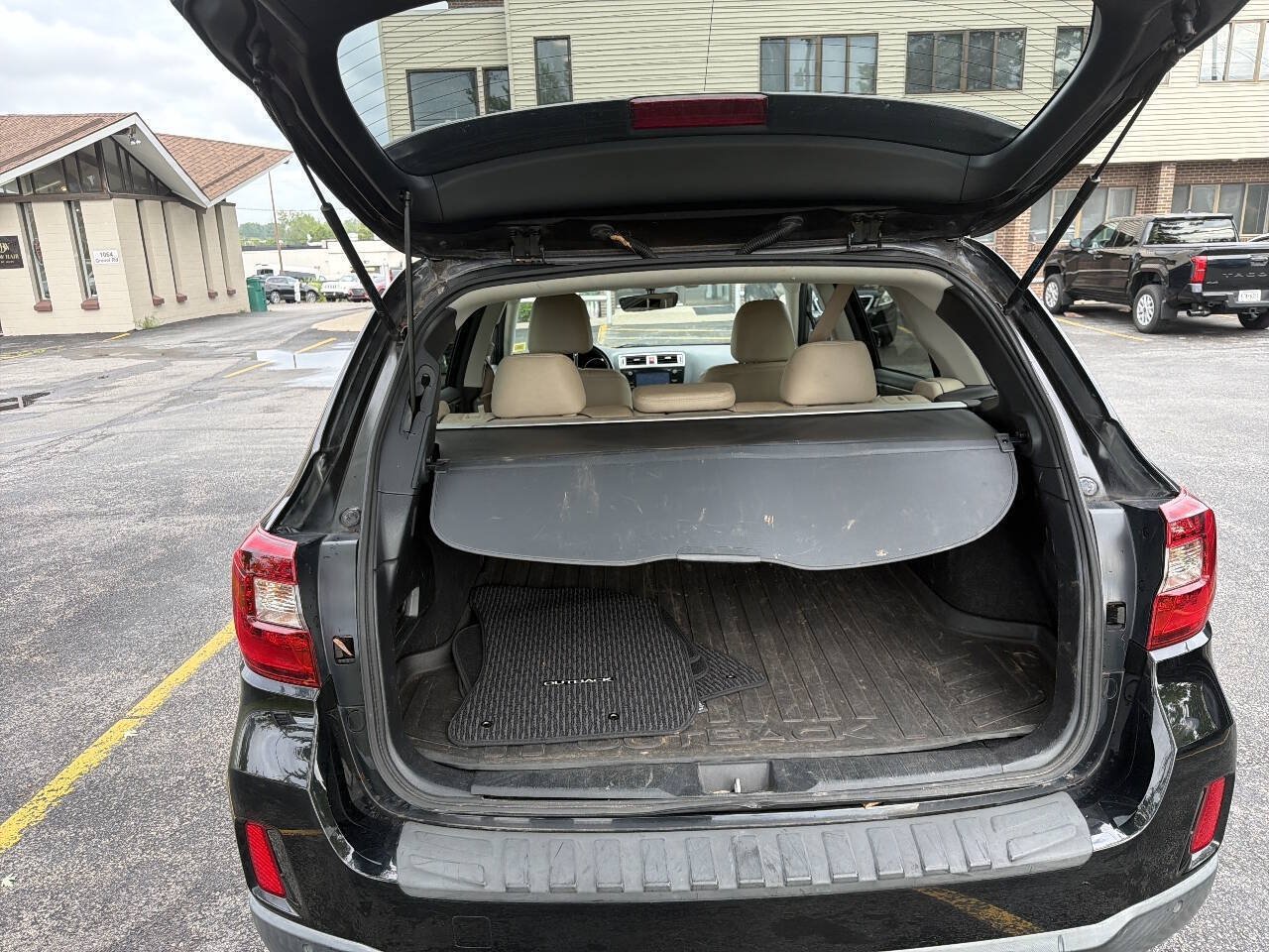 Used 2017 Subaru Outback 3.6R Limited AWD/4WD image 12