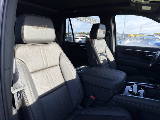 New 2026 Chevrolet Tahoe High Country w/ Sun And Tow Package AWD/4WD image 24
