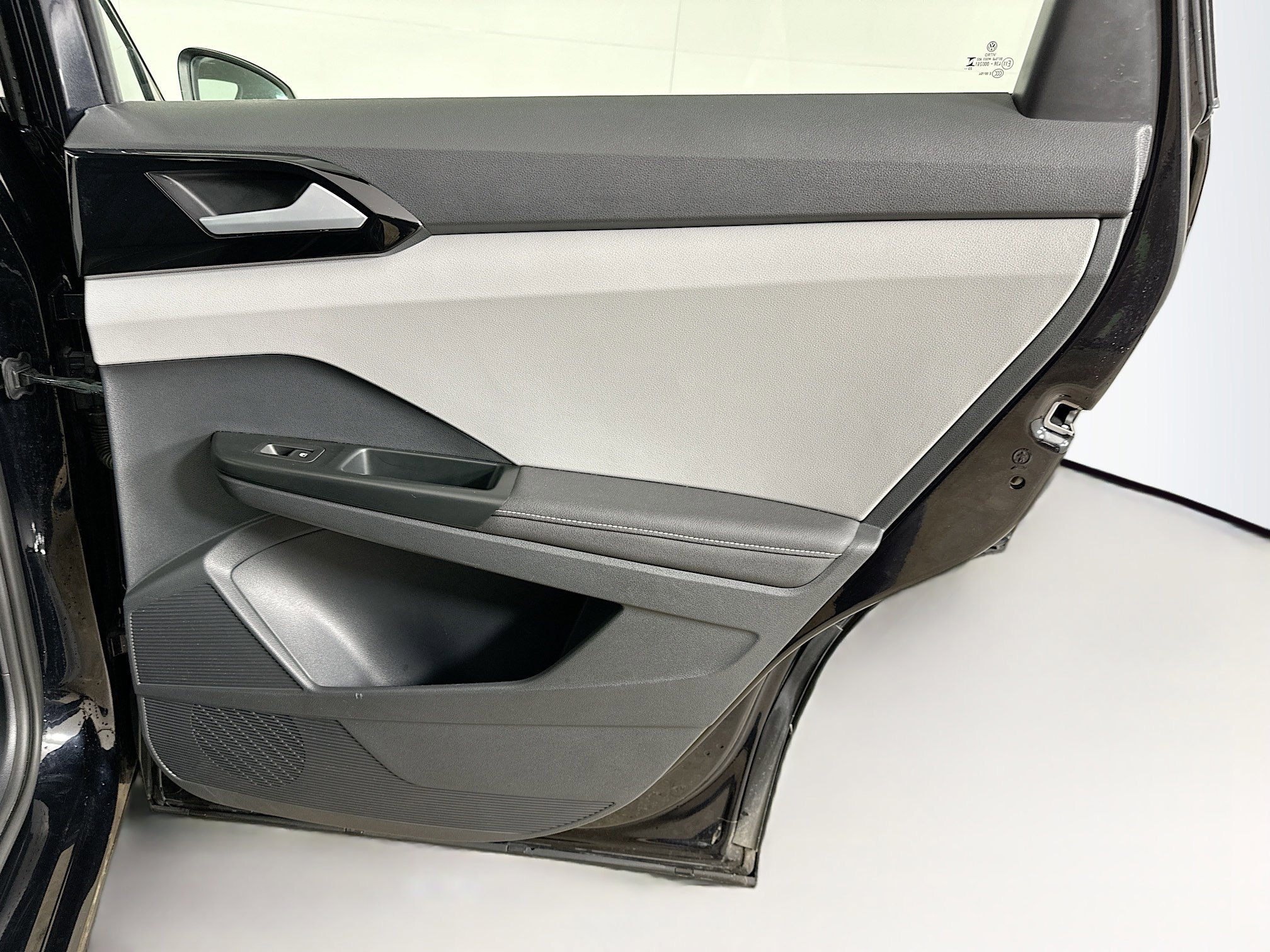 Used 2024 Volkswagen Taos S image 28