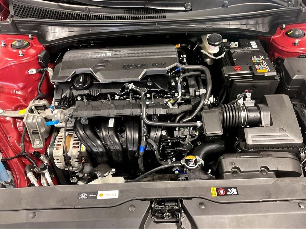 Certified 2025 Hyundai Elantra Sport FWD image 33