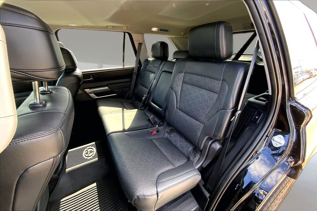 Used 2024 Toyota Sequoia SR5 w/ SR5 Premium Package AWD/4WD image 25