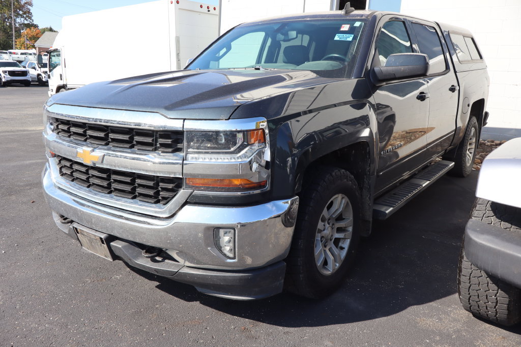 Used 2018 Chevrolet Silverado 1500 LT w/ All Star Edition AWD/4WD image 2