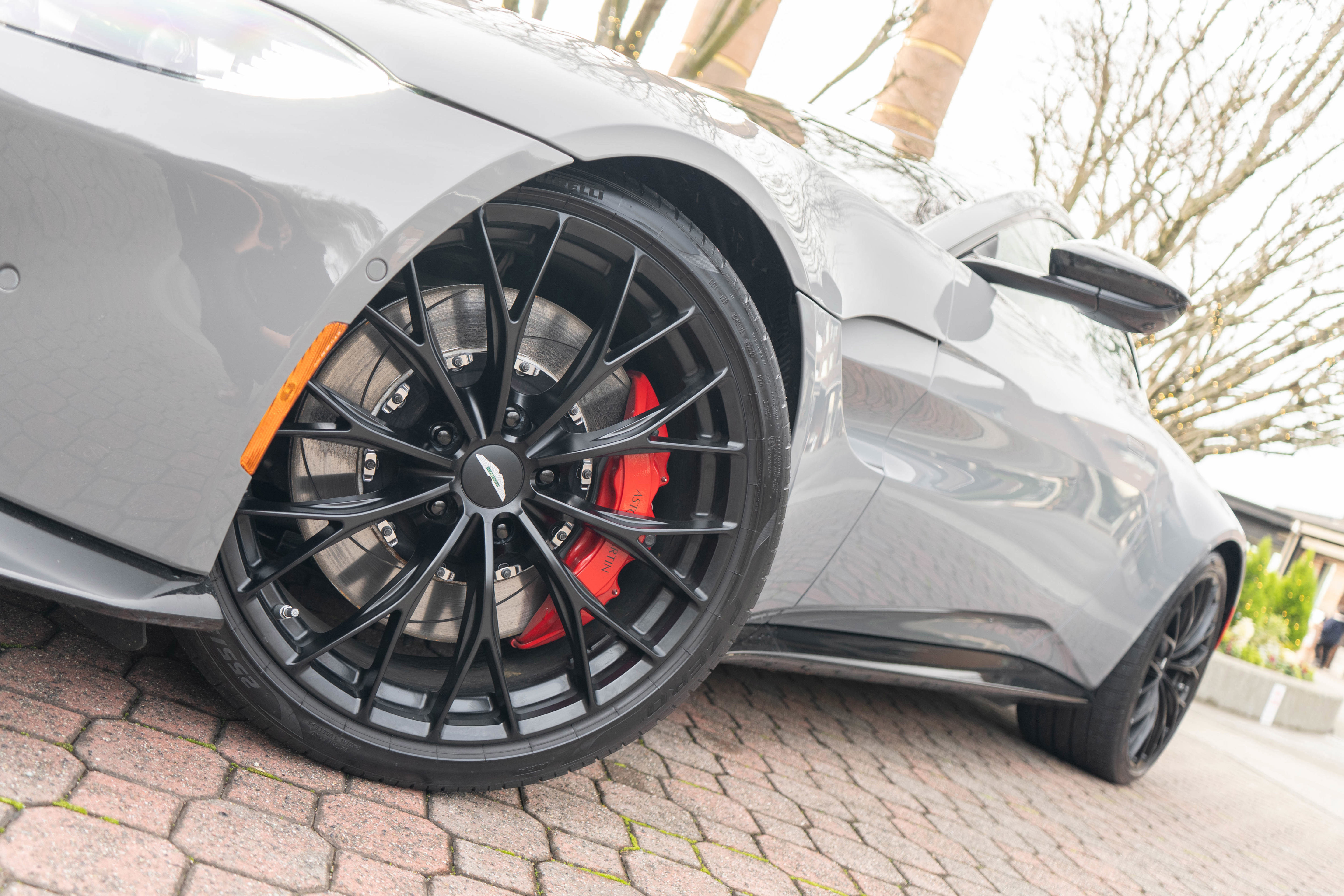 Used 2023 Aston Martin V8 Vantage Coupe image 40