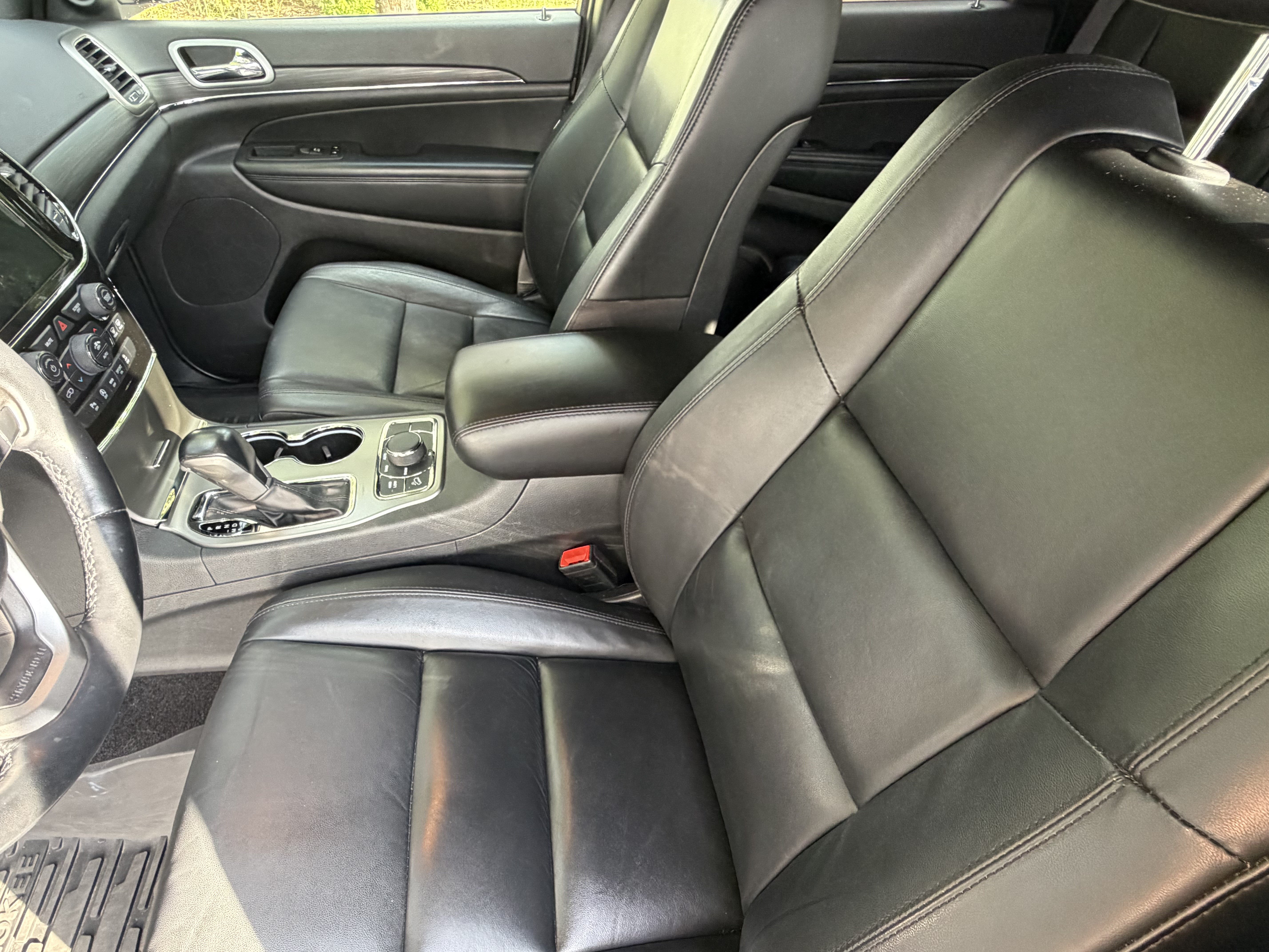 Used 2021 Jeep Grand Cherokee Limited w/ Premium Lighting Group AWD/4WD image 16