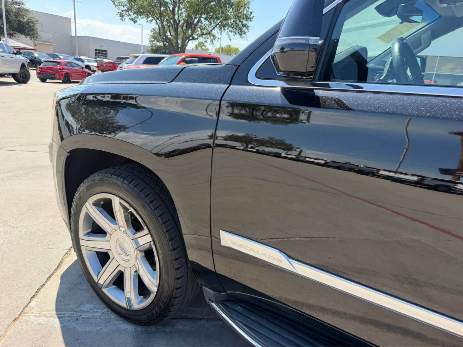 Used 2017 Cadillac Escalade ESV Luxury AWD/4WD image 8