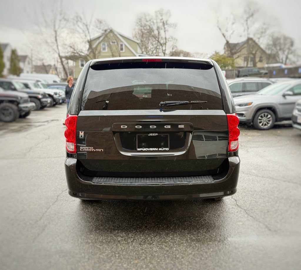 Used 2019 Dodge Grand Caravan SE w/ UConnect Hands-Free Group image 10
