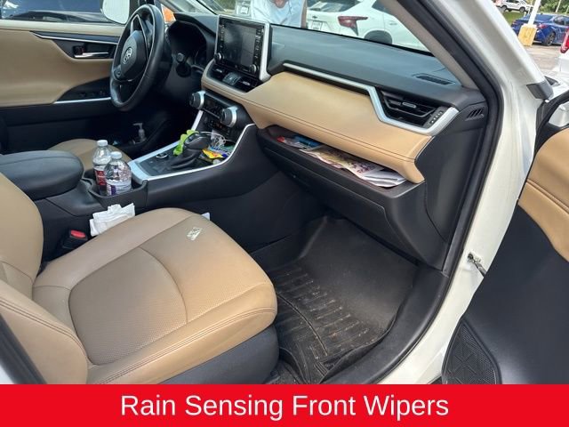Used 2020 Toyota RAV4 Limited image 14