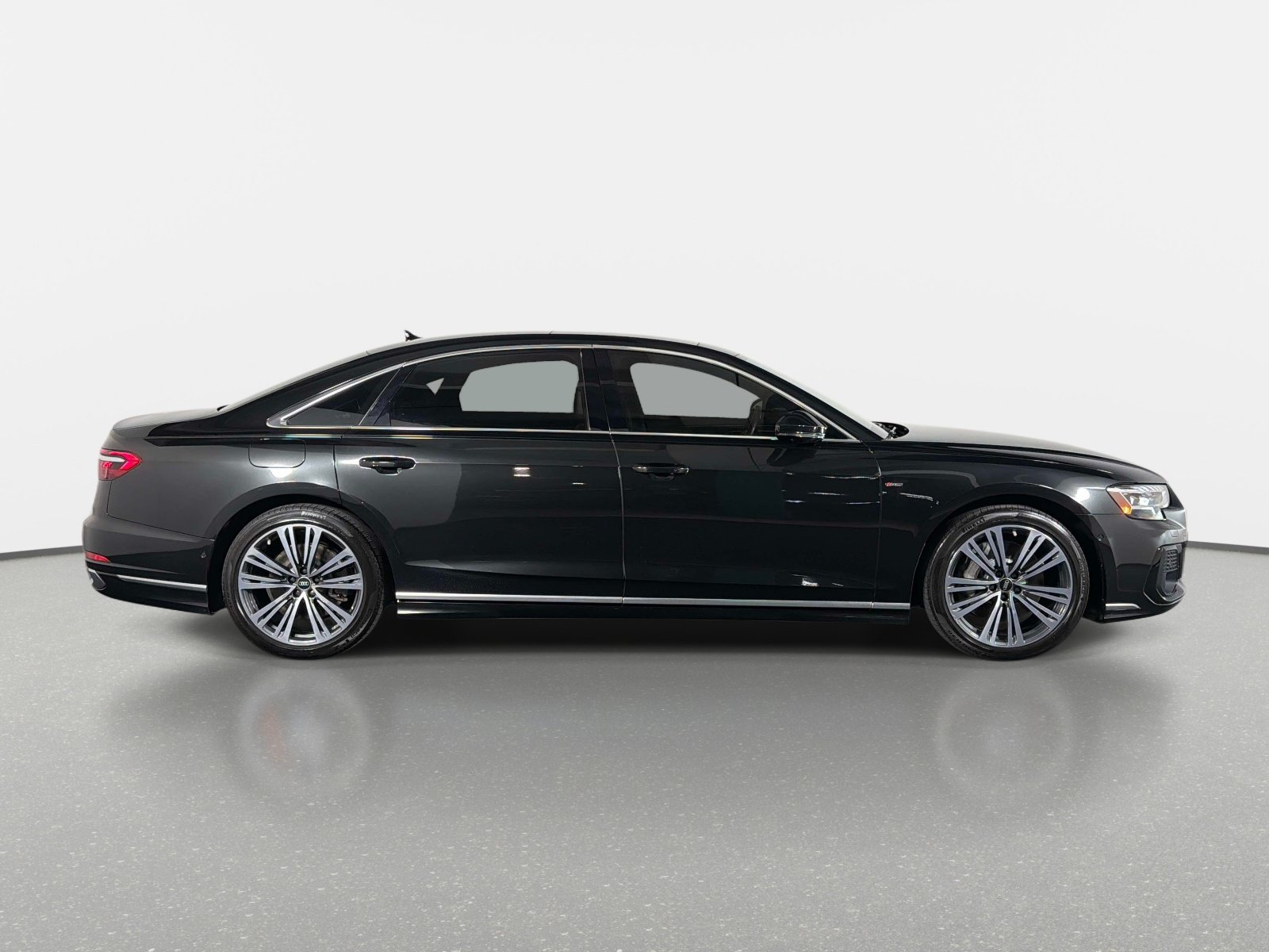 Used 2023 Audi A8 L 3.0T AWD/4WD image 2