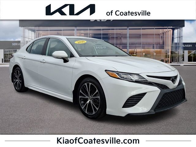 Used 2020 Toyota Camry SE w/ Moonroof Package image 1
