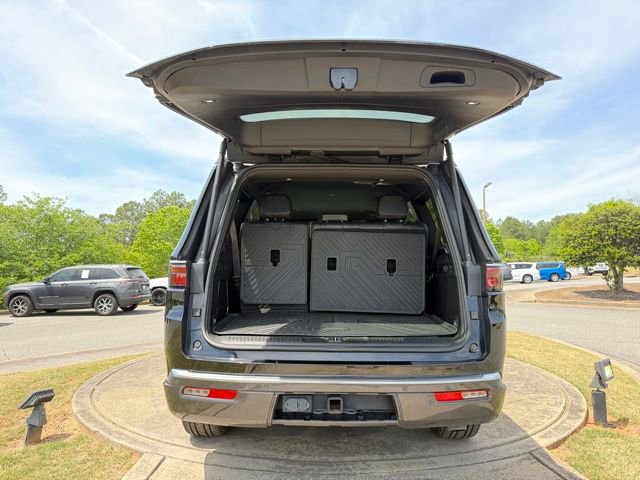 Used 2022 Jeep Wagoneer Series II AWD/4WD image 29
