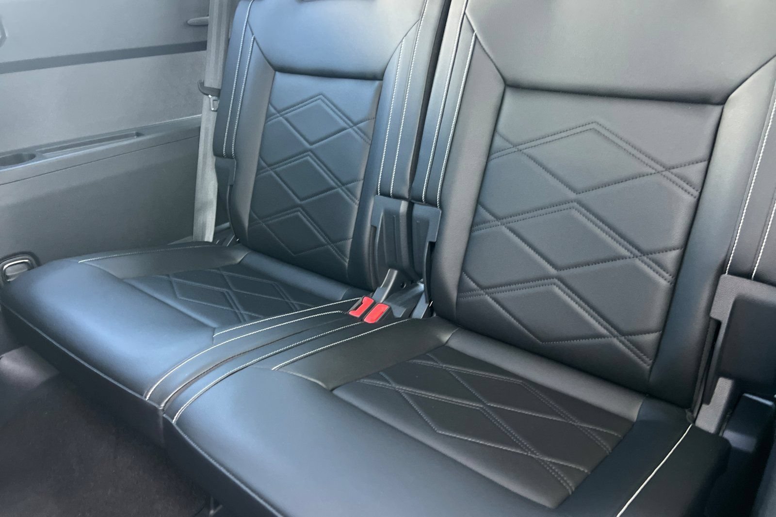 Used 2024 Volkswagen Atlas SE FWD image 17