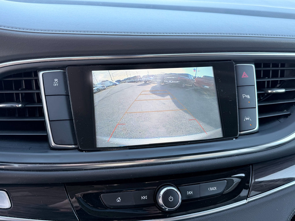 Used 2018 Buick Enclave Premium image 18