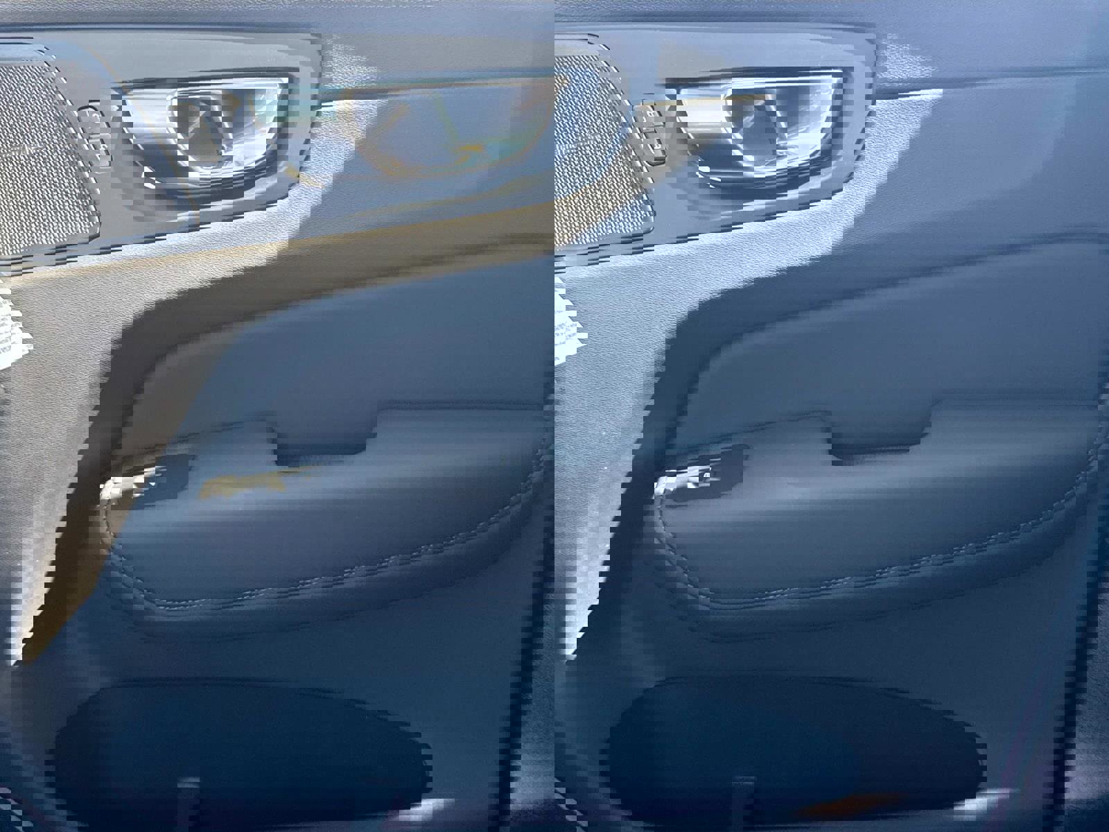 New 2026 Volvo XC60 B5 Plus w/ Climate Package image 20