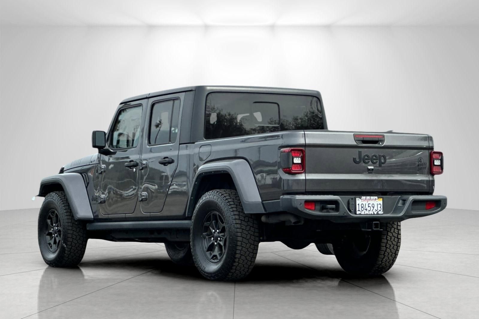Used 2021 Jeep Gladiator Willys image 5