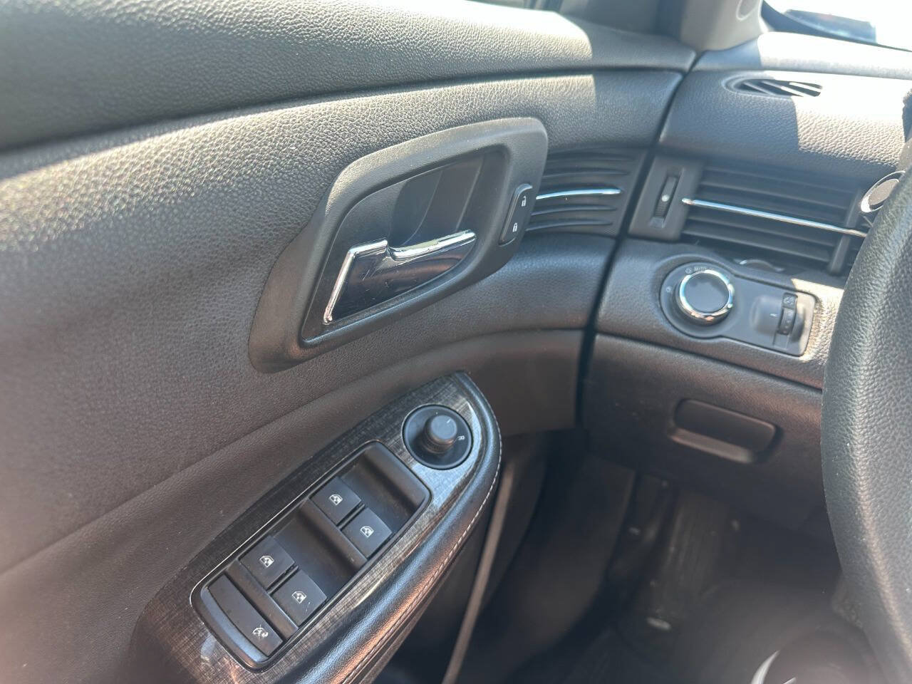 Used 2016 Chevrolet Malibu LT w/ Power Convenience Package FWD image 16