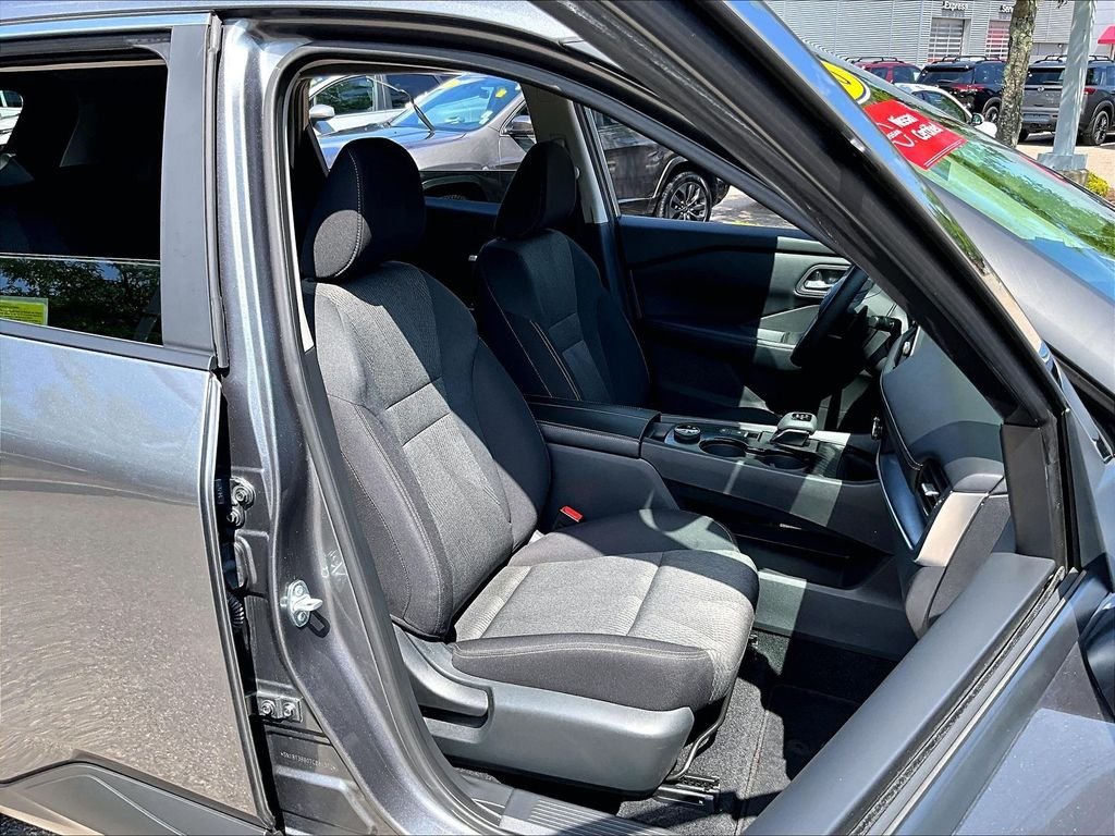 Certified 2026 Nissan Rogue SV AWD/4WD image 11