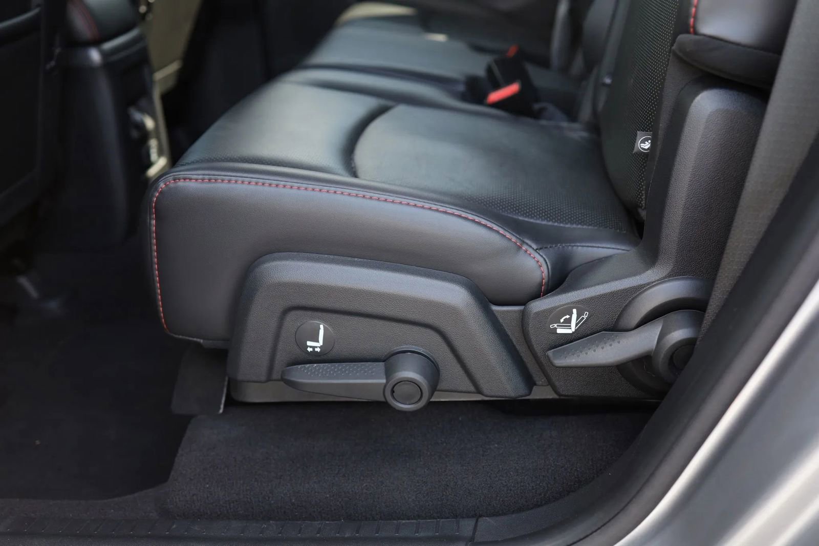 Used 2018 Dodge Journey GT w/ Driver Convenience Group image 32