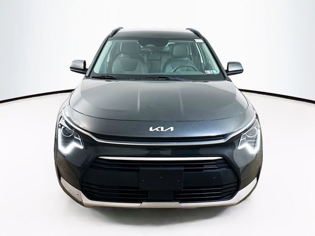 Used 2024 Kia Niro EX w/ EX Cold Weather Package FWD image 2