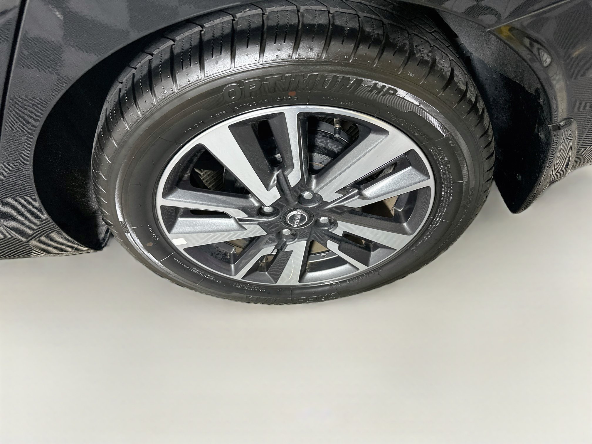 Used 2024 Nissan Versa SV w/ Trunk Package FWD image 11