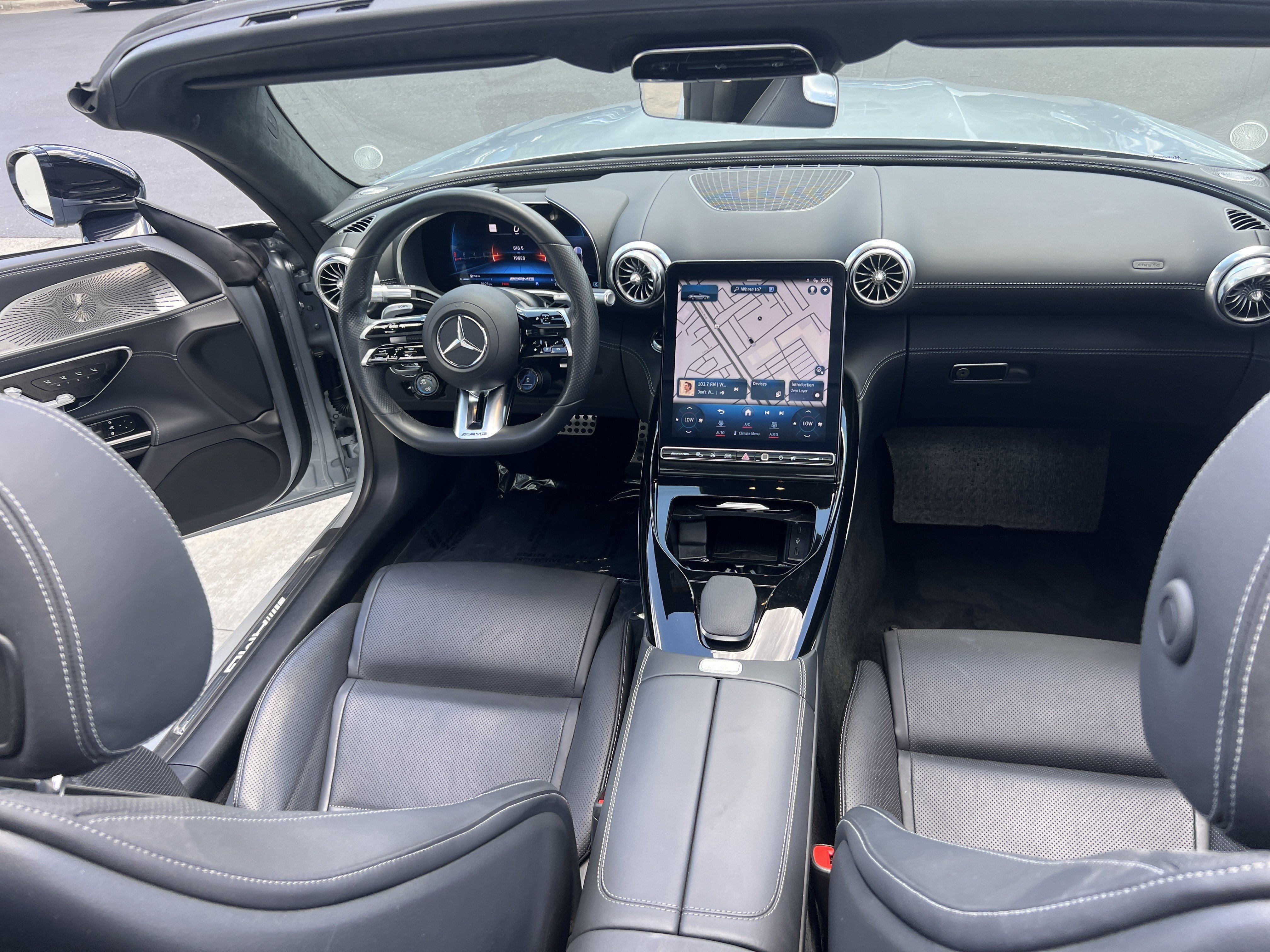 Used 2022 Mercedes-Benz SL 63 AMG 4MATIC image 30