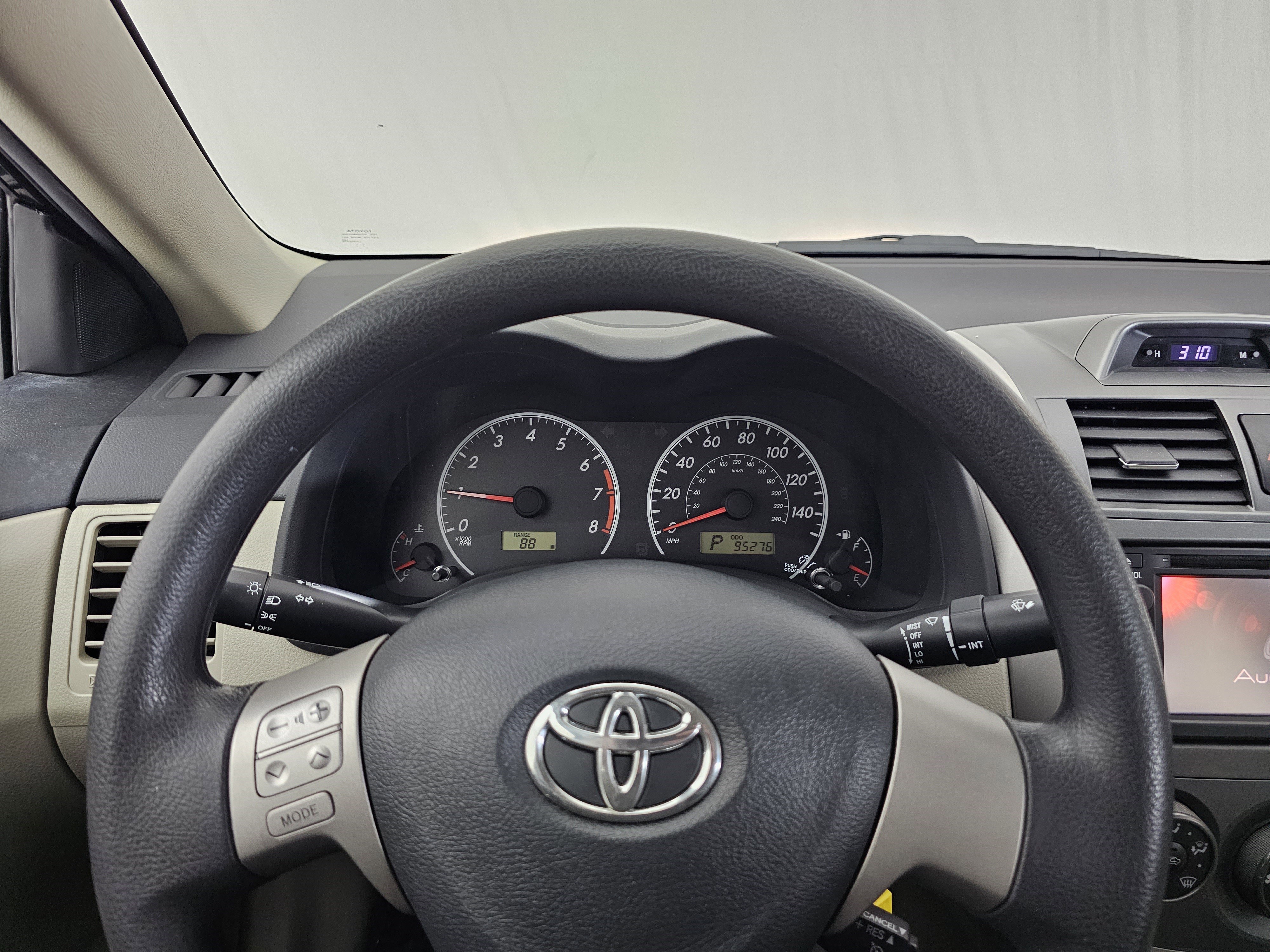 Used 2013 Toyota Corolla LE image 36