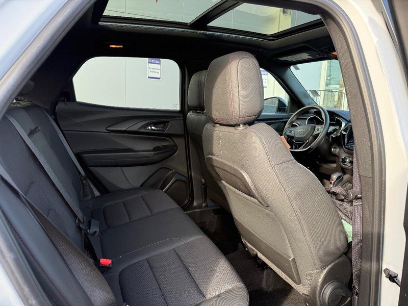 Used 2021 Chevrolet TrailBlazer RS w/ Sun and Liftgate Package image 12
